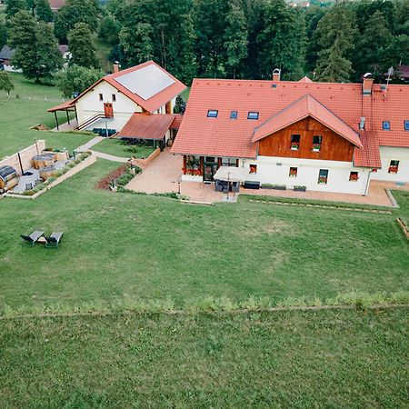 Vencluv Statek Hotell Javornice Exteriör bild