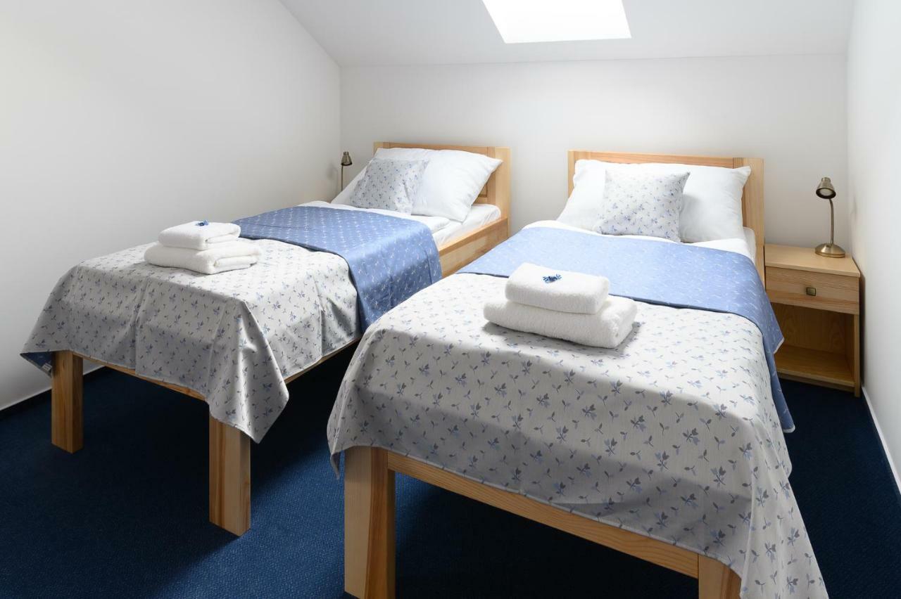 Vencluv Statek Hotell Javornice Exteriör bild