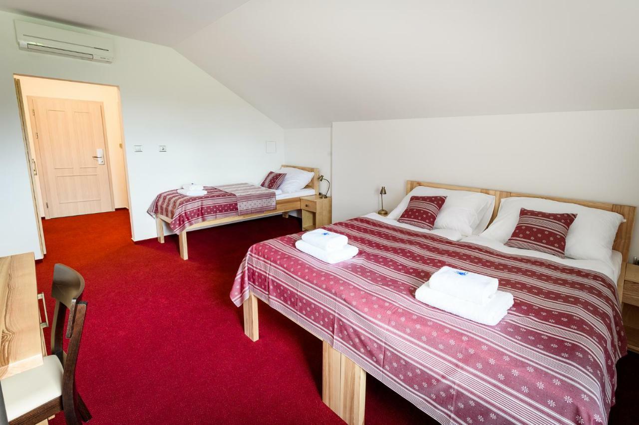 Vencluv Statek Hotell Javornice Exteriör bild
